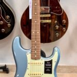 Fender Vintera 60S Stratocaster Pau Ferro Ice Blue Metallic